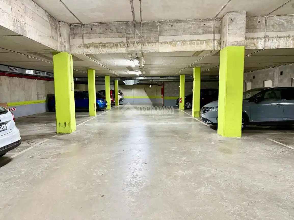 Aparcament de Garatge en venda en L'Hospitalet de Llobregat