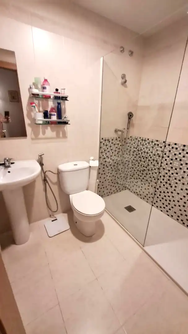 Badezimmer von Wohnung zum Verkauf in Cuéllar mit Heizung, Parkett und Abstellraum
