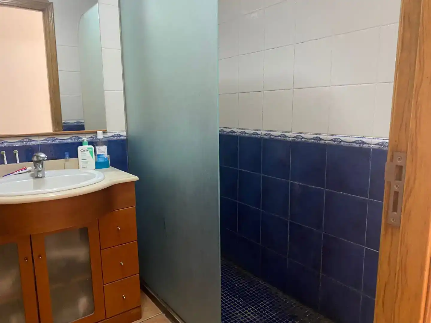 Baño de Planta baja en venta en Badalona