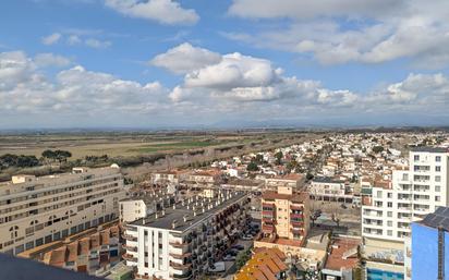 Vista exterior de Estudi en venda en Empuriabrava amb Calefacció