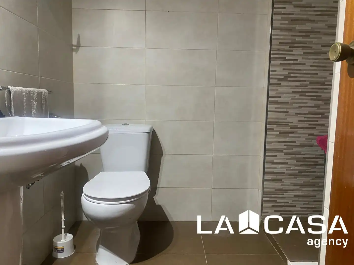 Badezimmer von Wohnung zum Verkauf in Dos Hermanas mit Klimaanlage und Terrasse