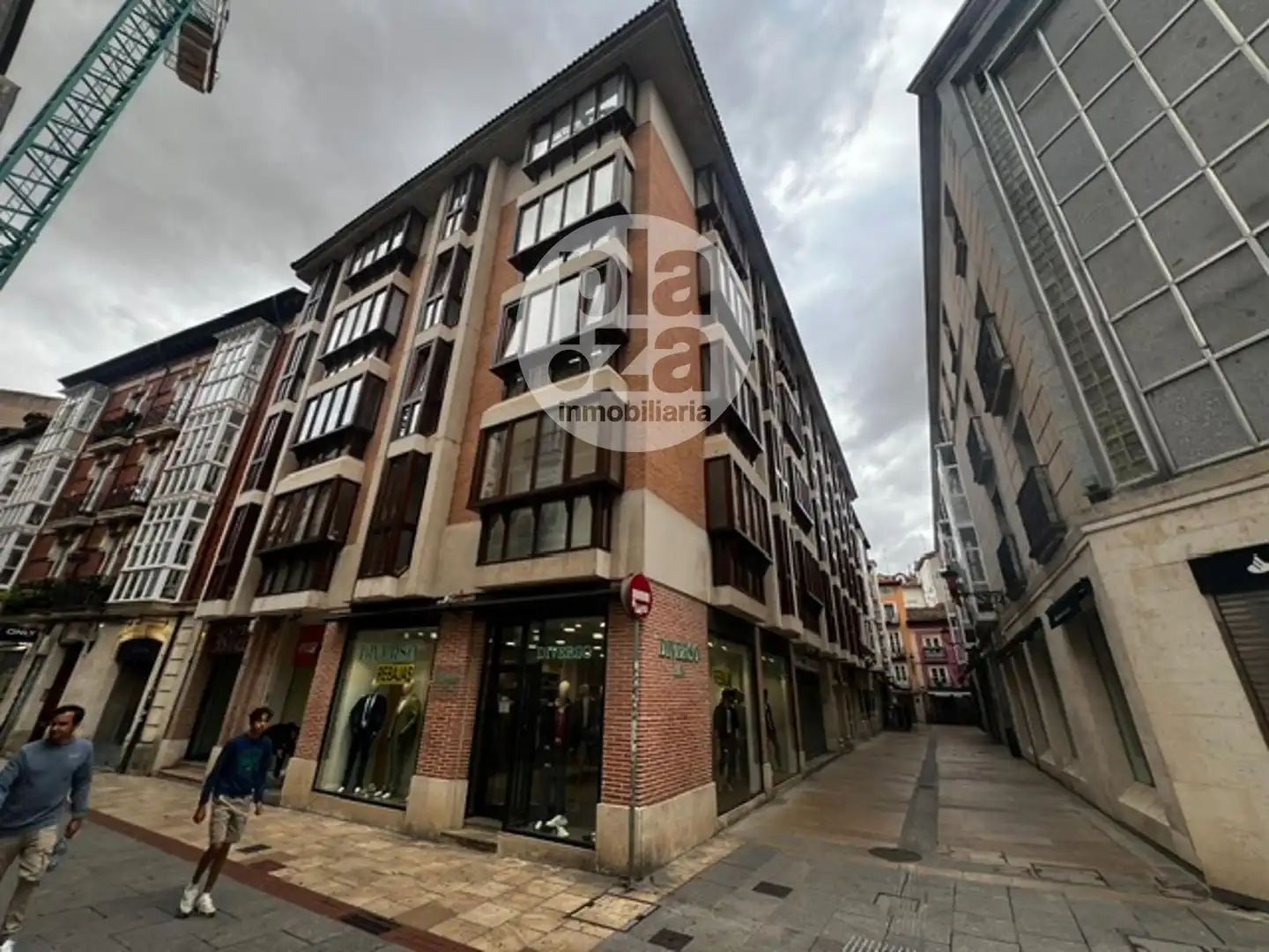 Vista exterior de Piso de alquiler en Burgos con Calefacción, Terraza y Amueblado
