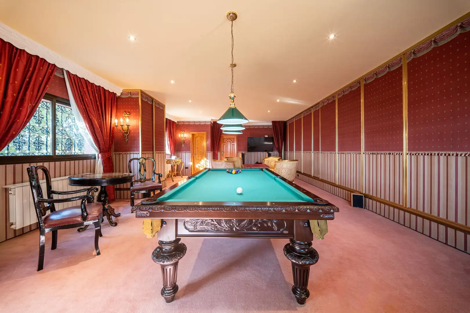 Country homes for sale in Benahavís  with Terrace and Furnished