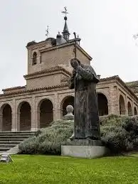 Vista exterior de Edifici en venda en Madrid