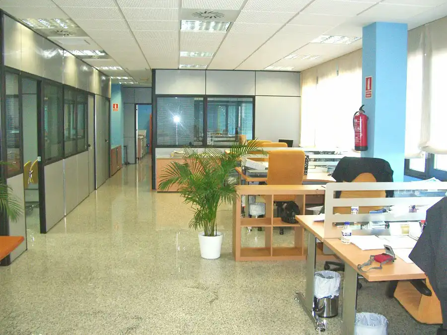 Oficina amb ascensor de lloguer a Calle Pollensa 2, imagen 3