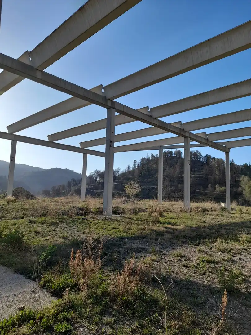 Außenansicht von Fabrikhallen zum Verkauf in El Pont de Vilomara i Rocafort