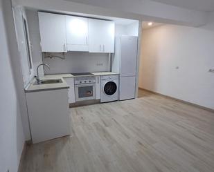 Kitchen of Flat to rent in  Madrid Capital  with Heating, Parquet flooring and Oven