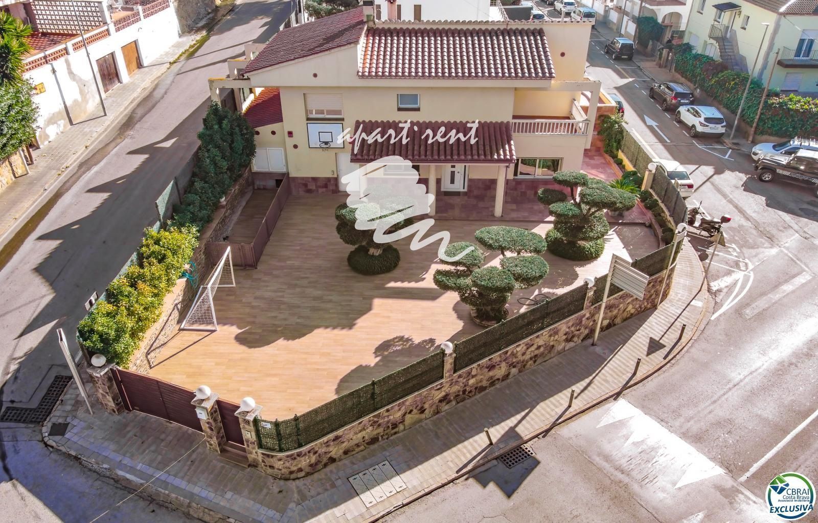 Vista exterior de Casa o chalet en venta en Roses con Aire acondicionado, Calefacción y Piscina