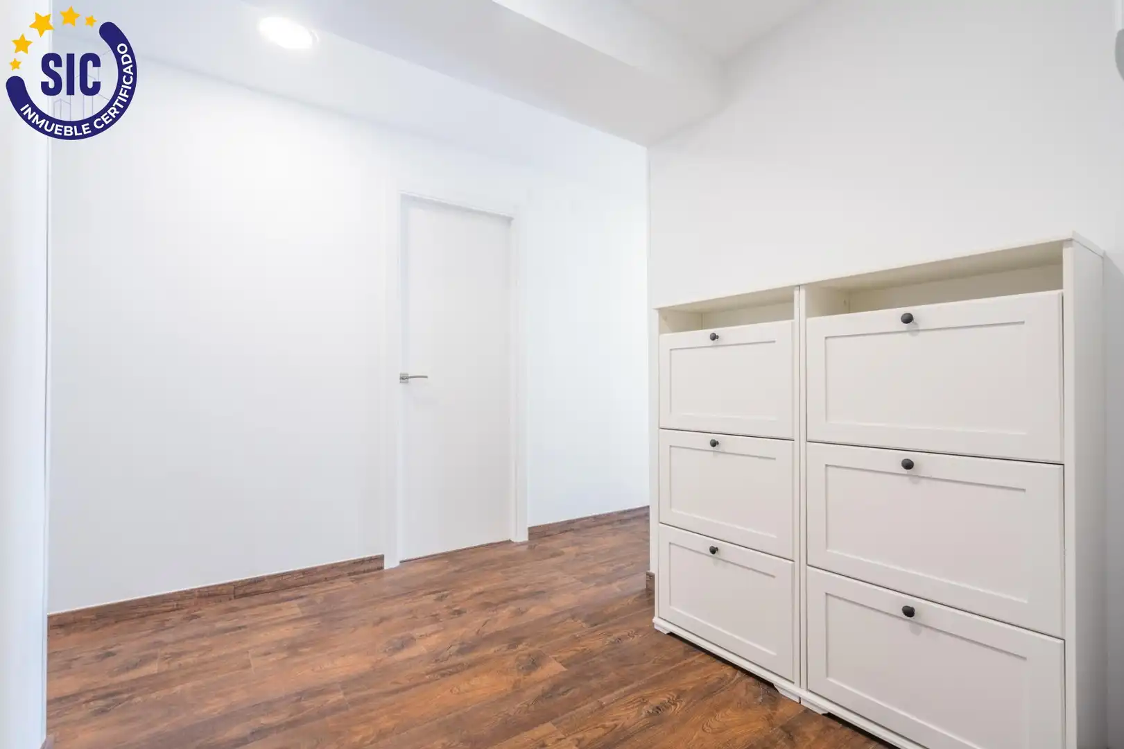 Wohnung zum Verkauf in Valencia mit Klimaanlage, Heizung und Terrasse