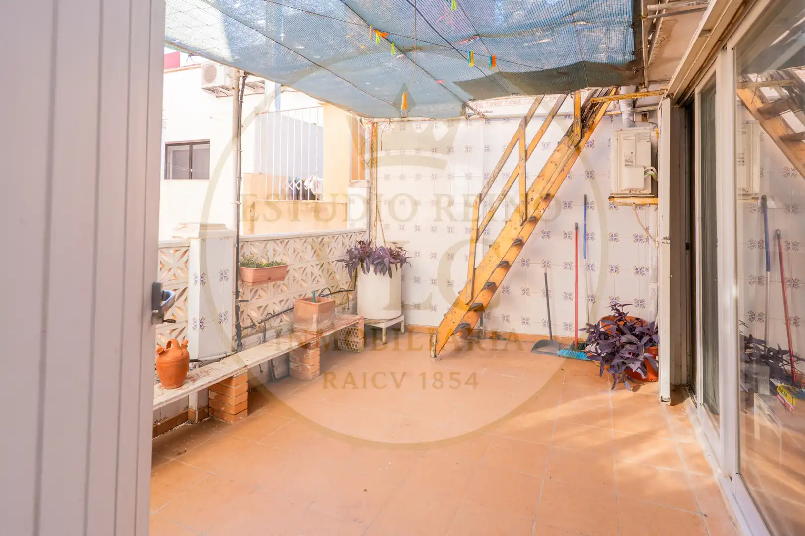 Maisonette zum Verkauf in Valencia mit Terrasse und Balkon