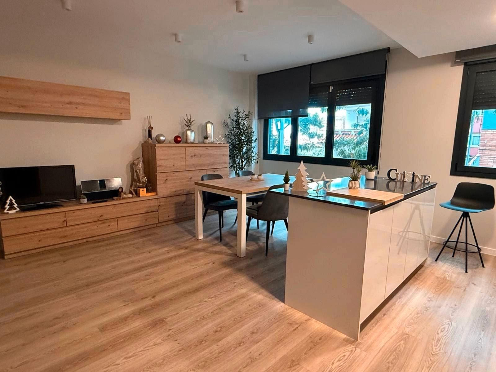 Cuina de Pis en venda en Santa Coloma de Gramenet amb Aire condicionat i Calefacció