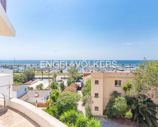 Vista exterior de Apartament en venda en Sant Vicenç de Montalt amb Aire condicionat, Terrassa i Piscina