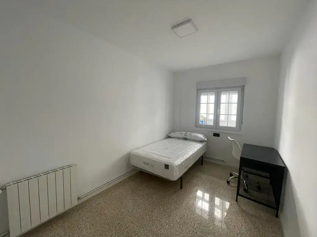Flat for rent in Calle Ribera del Beiro, San Francisco Javier