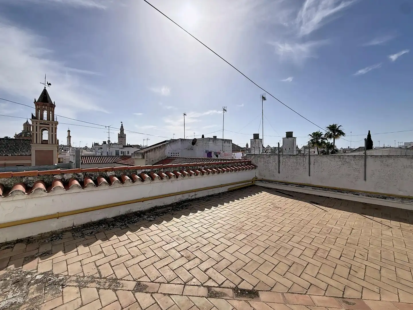 Vista exterior de Piso en venta en Sevilla con Aire acondicionado, Jardín privado y Trastero