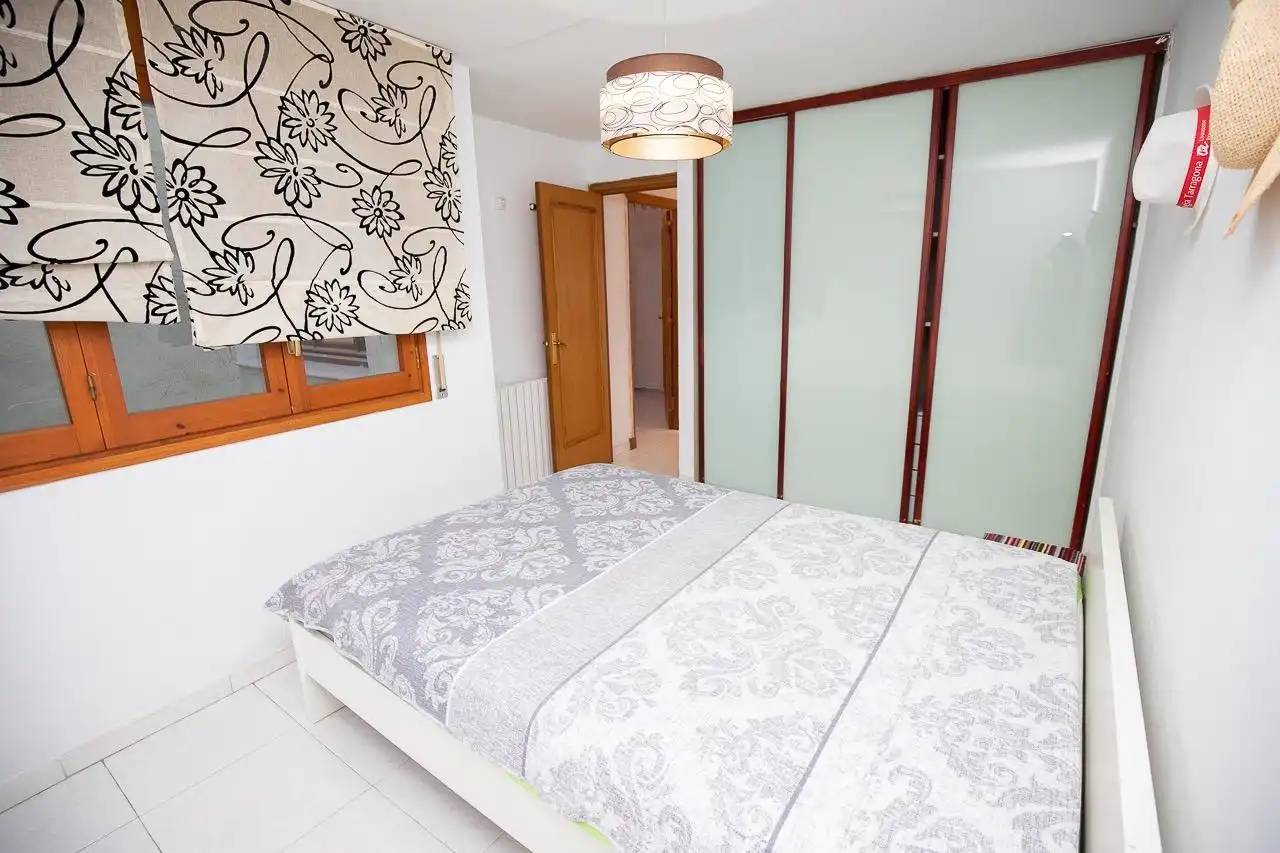 Habitación de Apartamento en venta en Tarragona con Terraza y Balcón