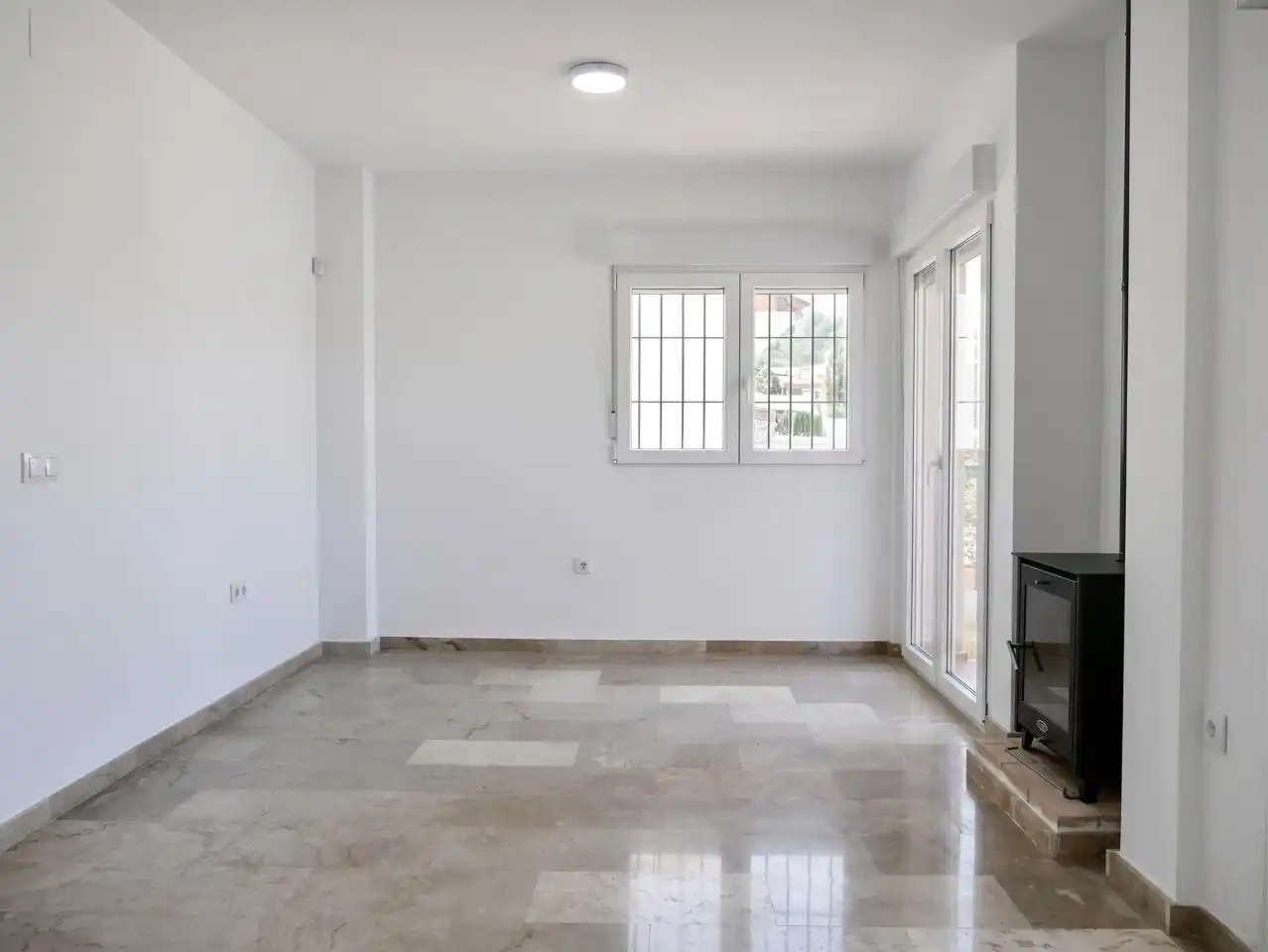Casa adosada en venta en El Ronquillo con Jardín privado, Terraza y Piscina