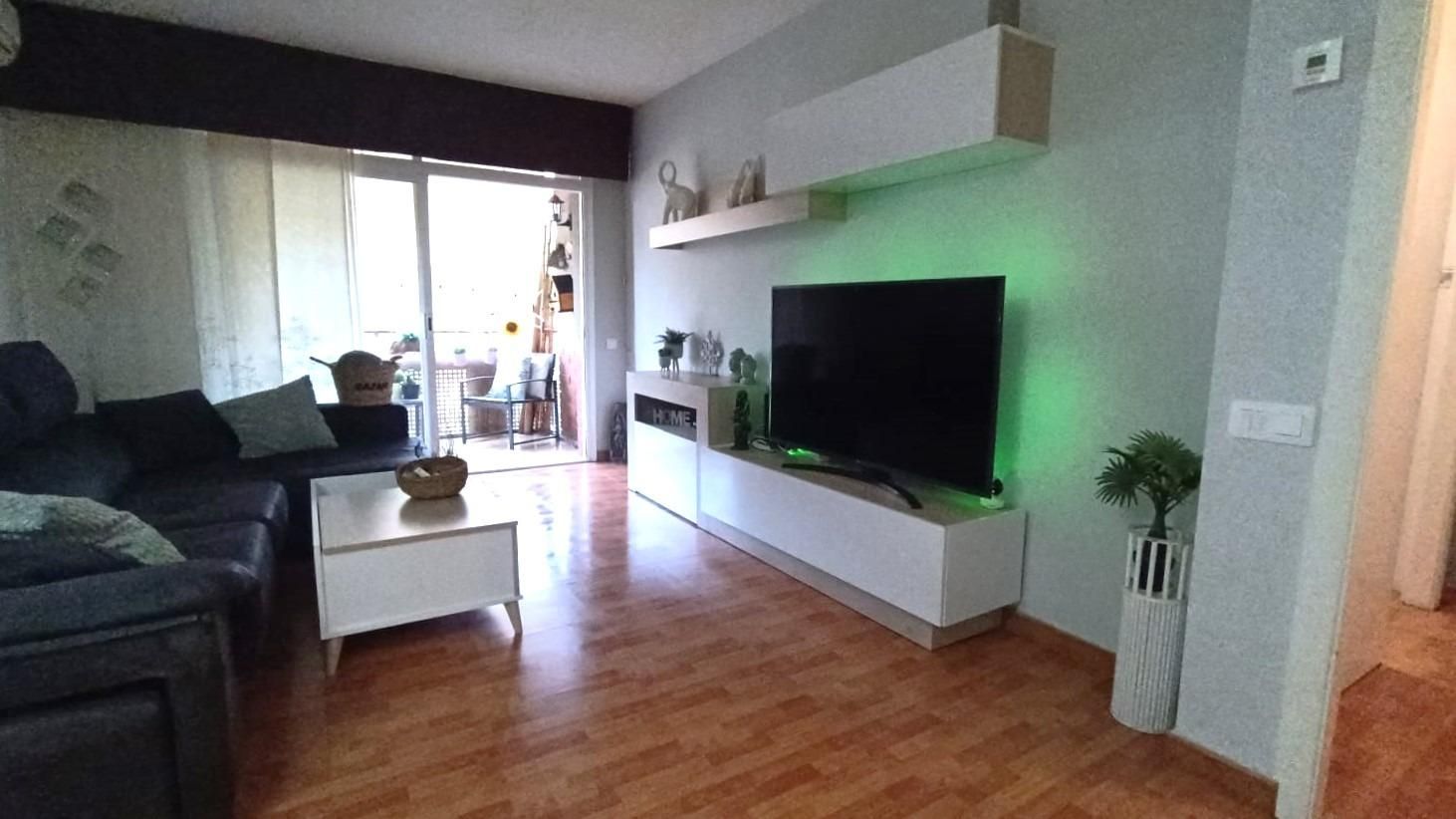 Living room of Flat for sale in Terrassa  with Air Conditioner, Heating and Parquet flooring
