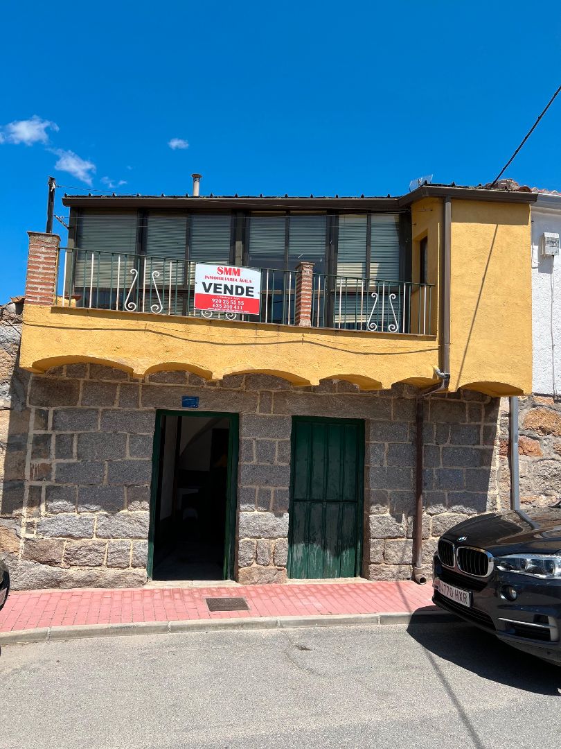 Vista exterior de Casa adosada en venta en El Fresno con Calefacción, Terraza y Trastero