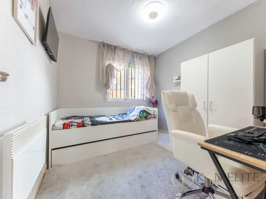 Flat with pool for sale in Avenida Aiguera, imagen 21