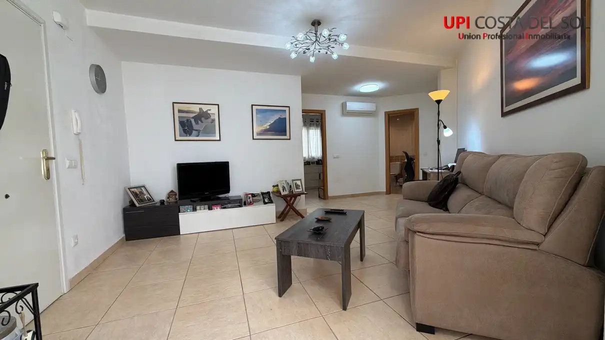 Sala de estar de Piso en venta en Torremolinos con Aire acondicionado, Calefacción y Amueblado