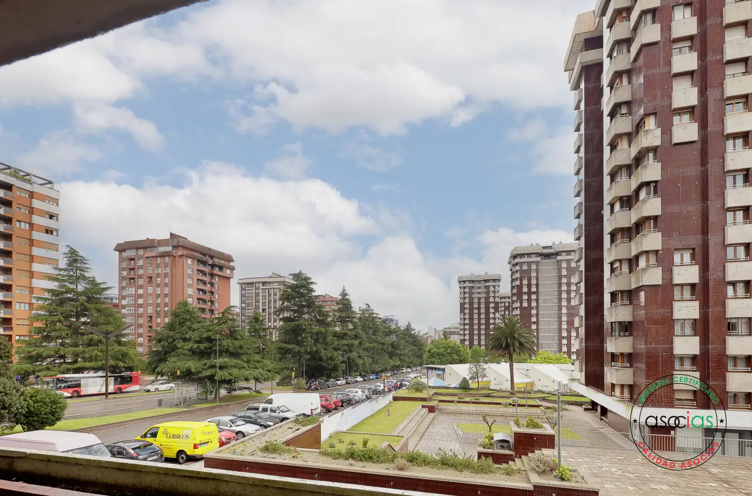 Vista exterior de Pis en venda en Gijón  amb Calefacció i Traster