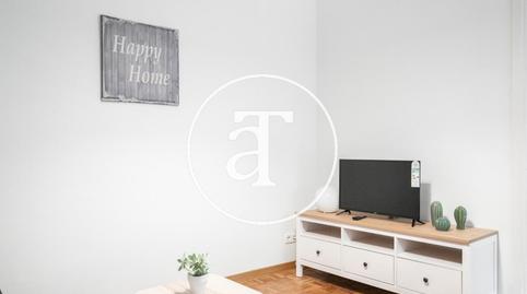 Foto 4 de Apartamento de alquiler en El Camp de l'Arpa del Clot, Barcelona