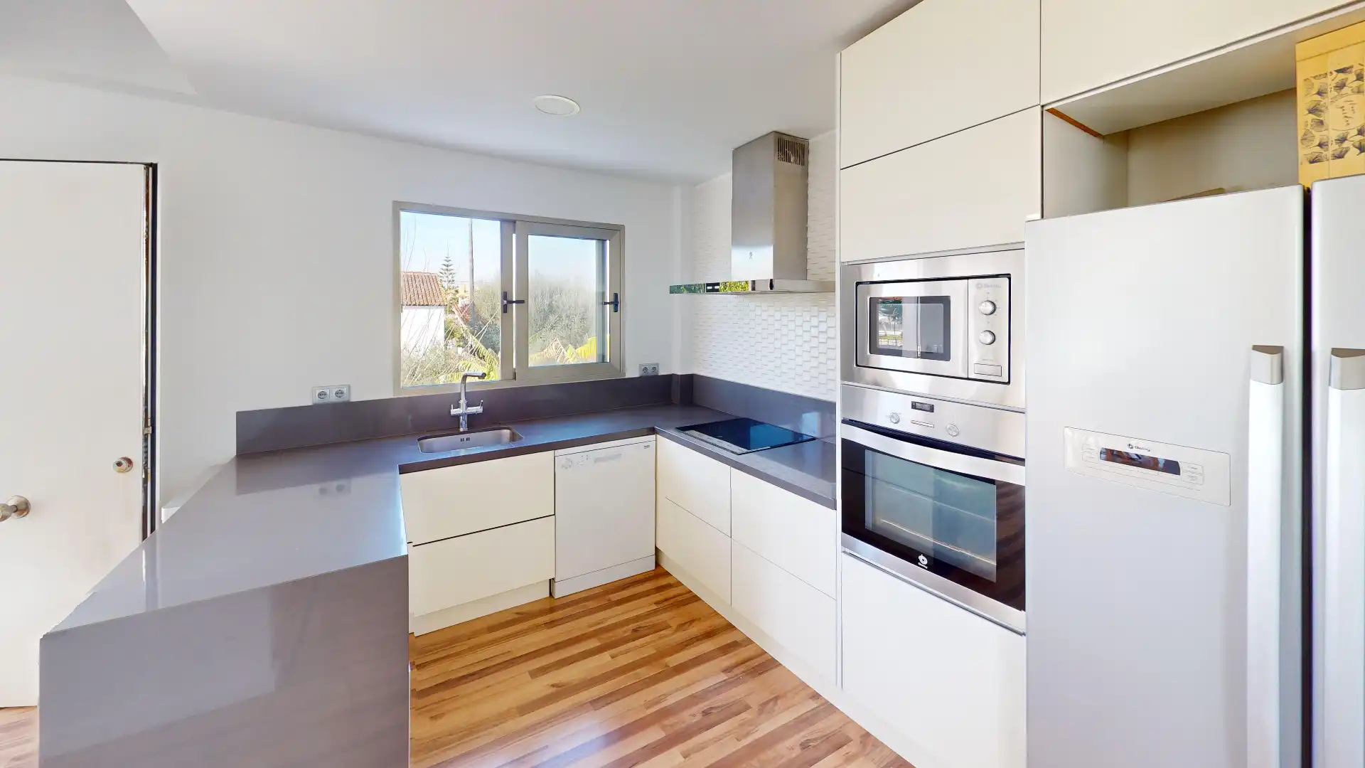 Cuina de Casa o xalet en venda en Almazora / Almassora amb Jardí privat, Terrassa i Traster