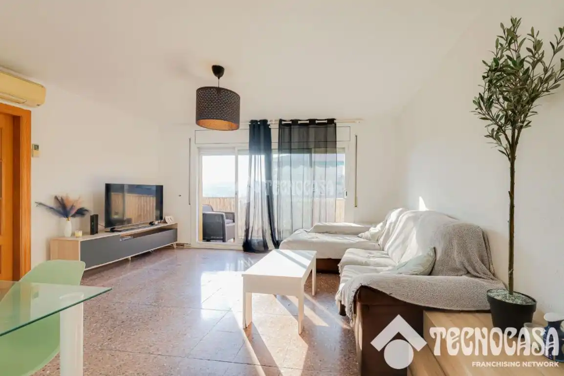 Wohnzimmer von Wohnung zum Verkauf in Sud