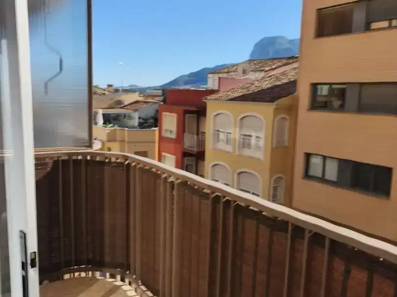 Vista exterior de Pis en venda en Callosa d'en Sarrià amb Balcó