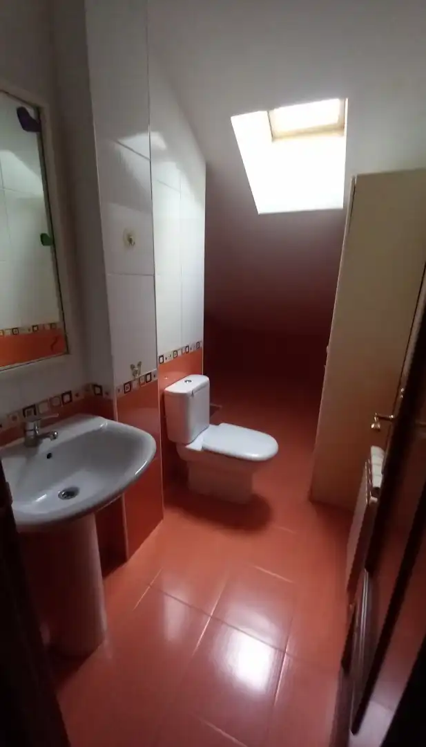 Baño de Ático de alquiler en Castañeda con Terraza