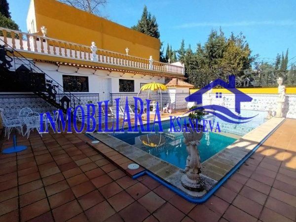 Piscina de Casa o xalet en venda en  Córdoba Capital amb Terrassa i Piscina