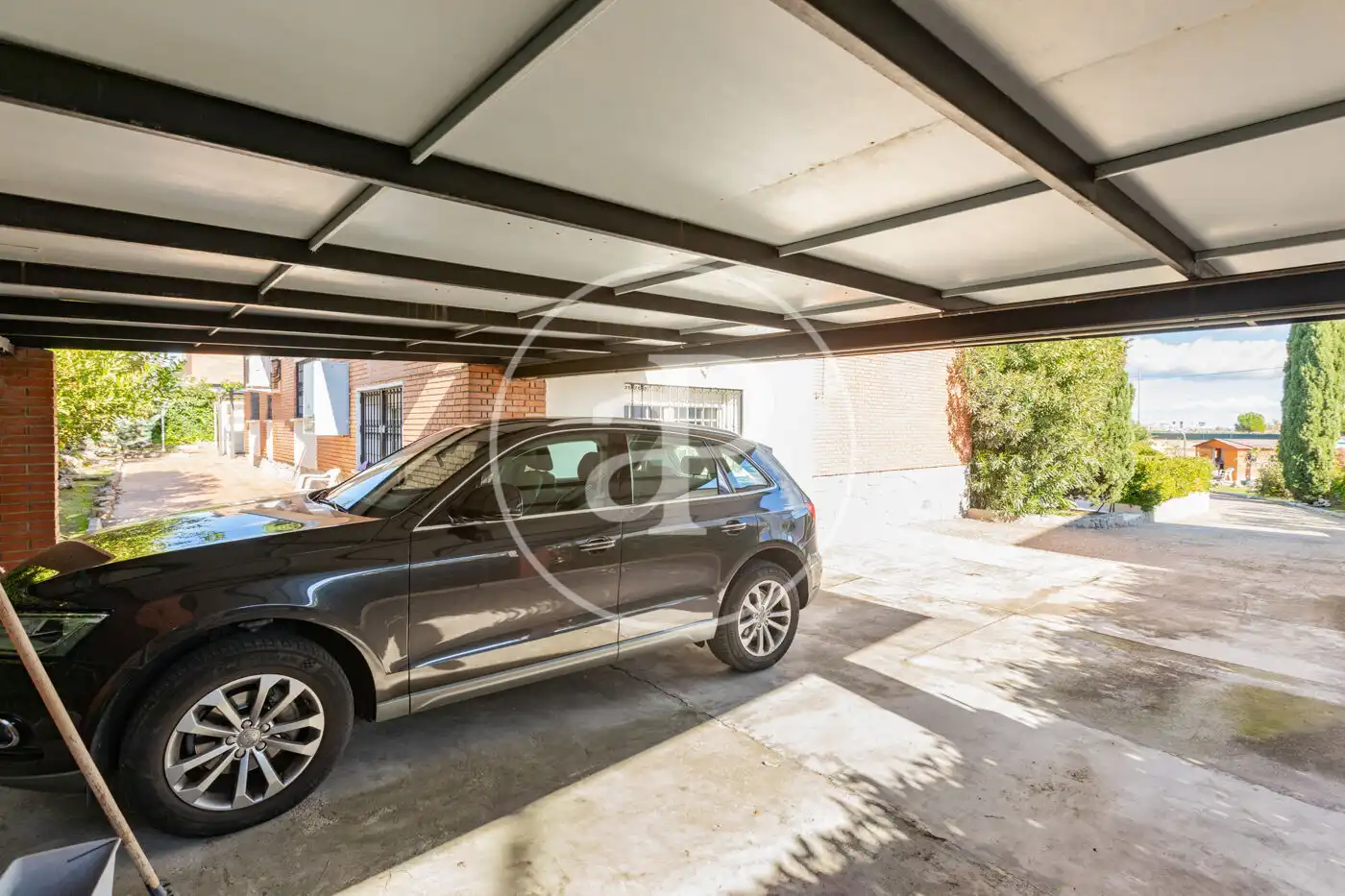 Aparcament de Casa o xalet en venda en Las Rozas de Madrid amb Aire condicionat, Calefacció i Jardí privat