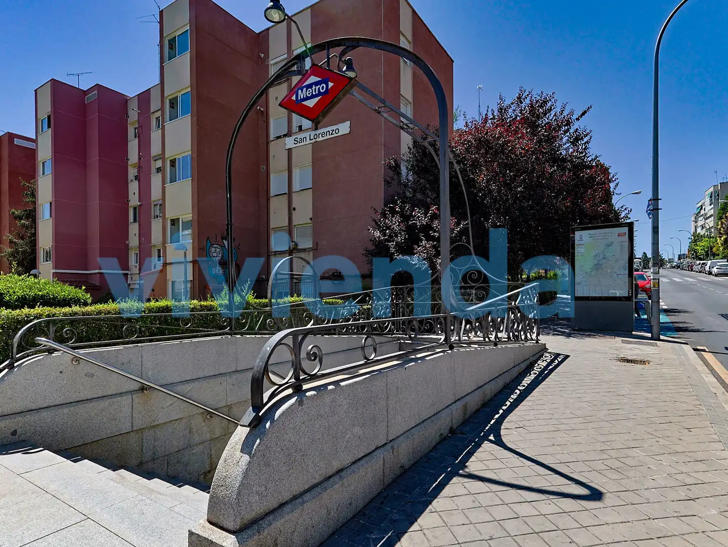 Vista exterior de Local en venda en Madrid amb Aire condicionat, Calefacció i Moblat