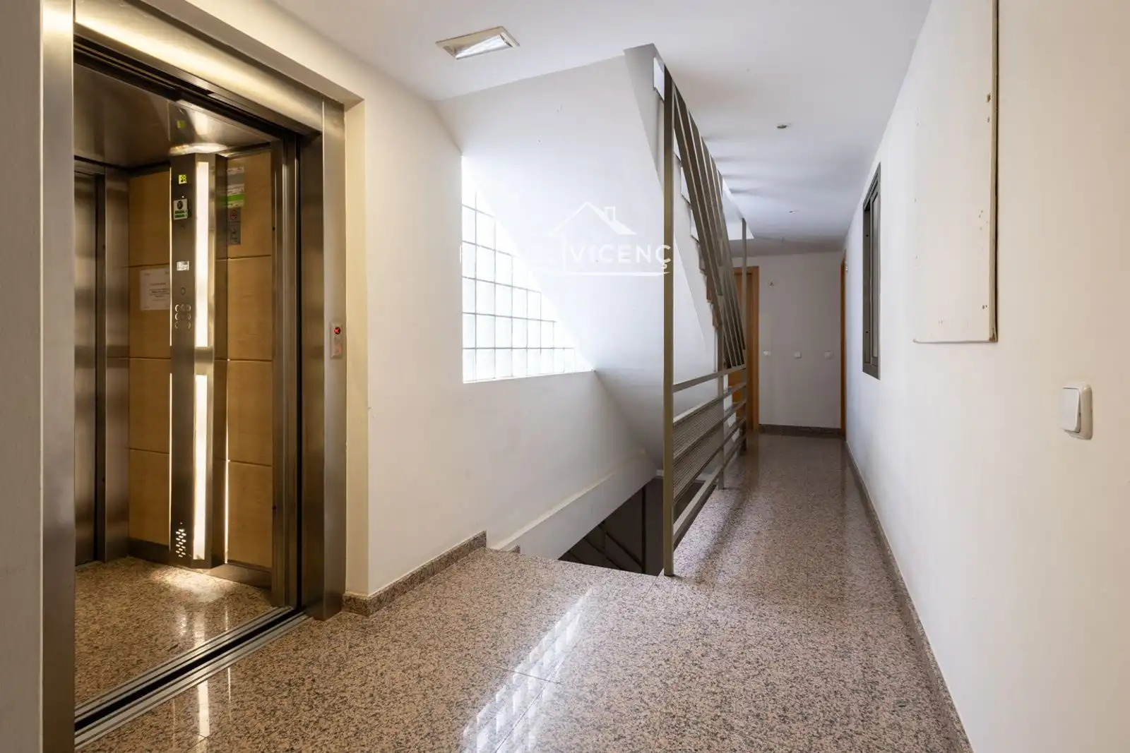 Wohnung zum Verkauf in Calafell mit Klimaanlage, Heizung und Terrasse