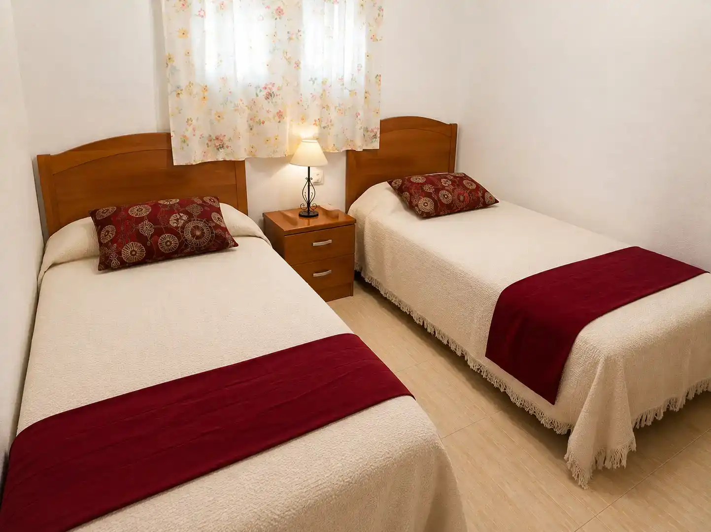Dormitori de Apartament en venda en Oropesa del Mar / Orpesa amb Aire condicionat, Piscina i Balcó