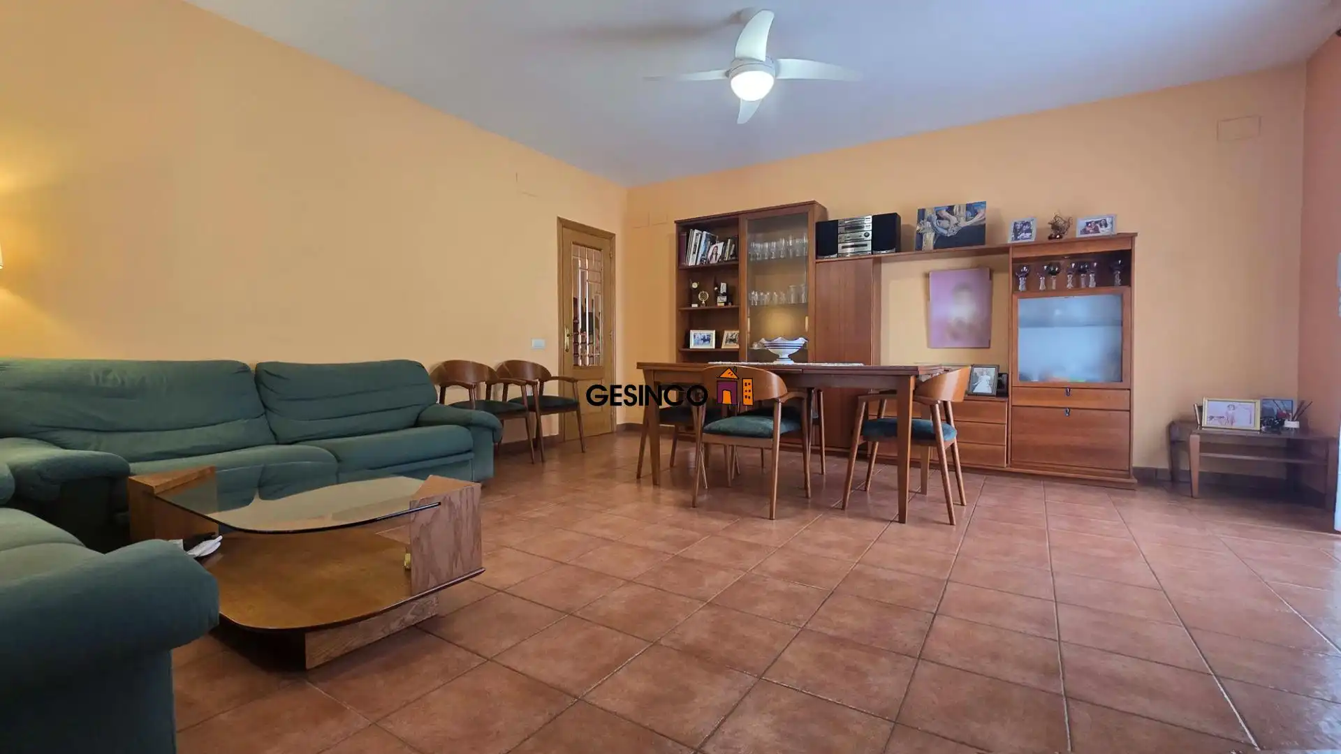Living room of Houses for sale in Ontinyent  with Air Conditioner, Private garden and Storage room