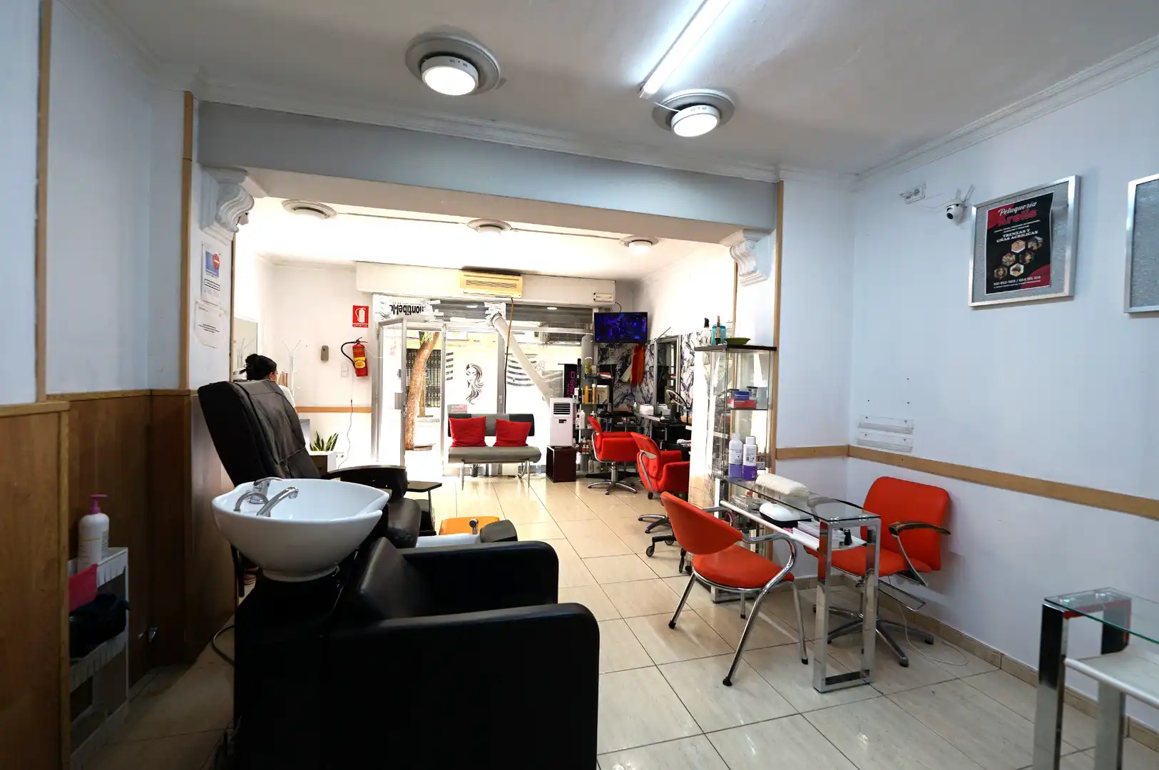 Local comercial en traspàs a Carrer de Emilia Pardo Bazán 14, imagen 10