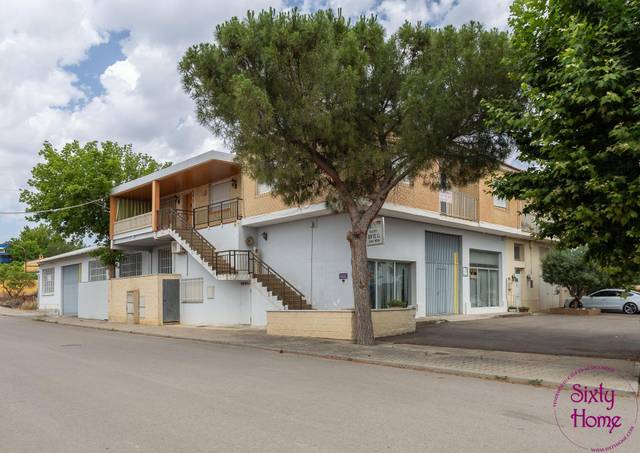 Casa-chalet en Venta en Avenida de Huesca en Sariñena