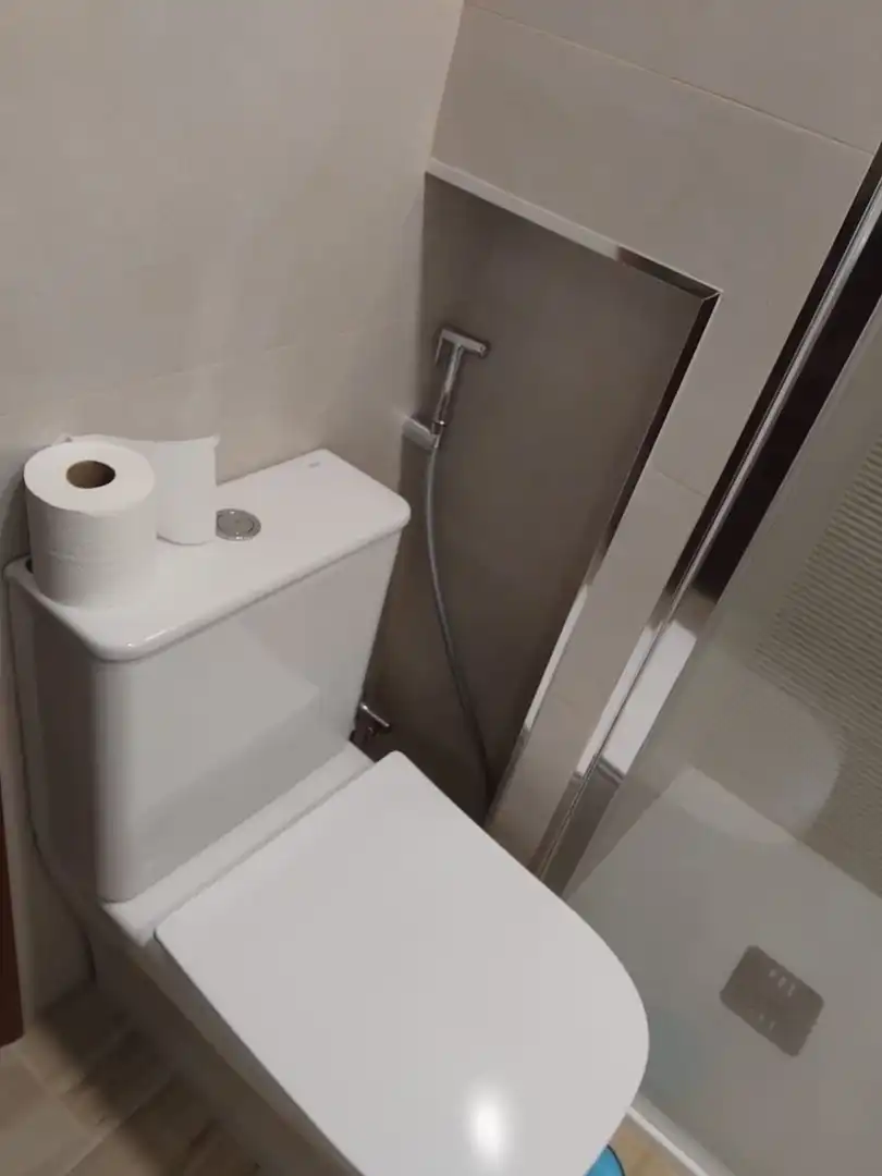 Bathroom of Flat for rent in Jaén  with Air Conditioner, Heating and Terrace