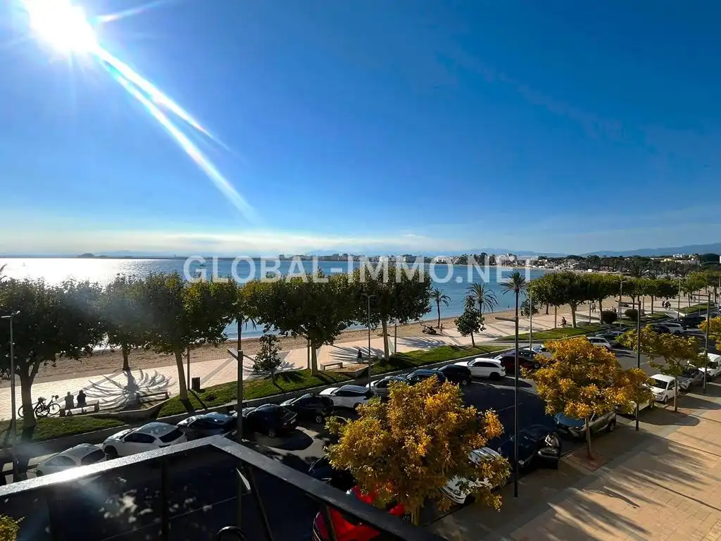 Apartment with lift for sale in Avinguda de Rhode