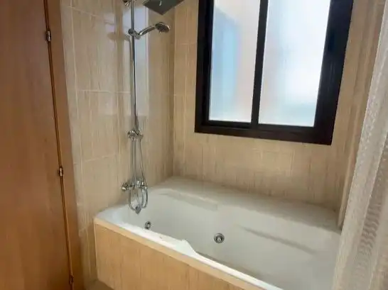 Bathroom of Flat for rent in Urbanizaciones
