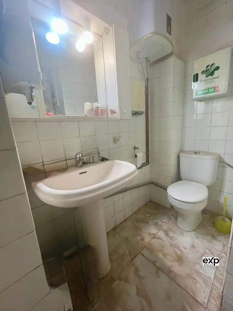 Baño de Local en venta en Valencia