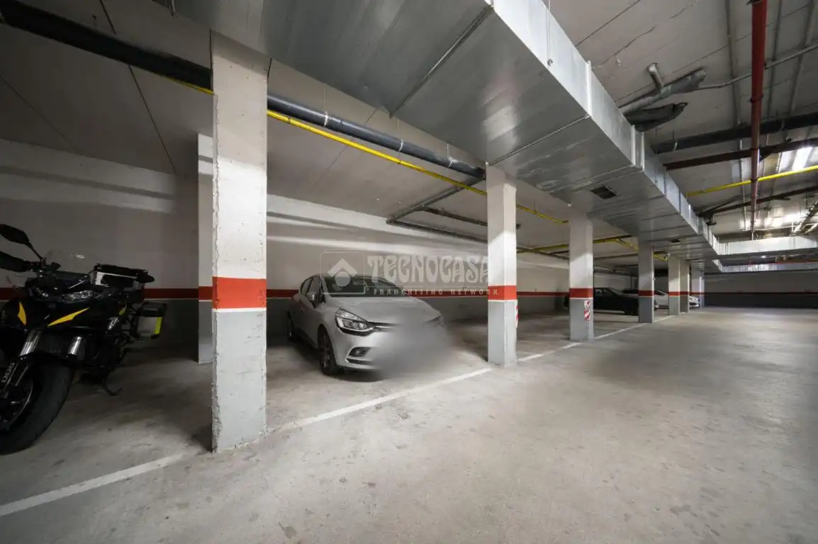 Parking de Piso en venta en Arroyo de la Encomienda con Terraza, Trastero y Piscina comunitaria