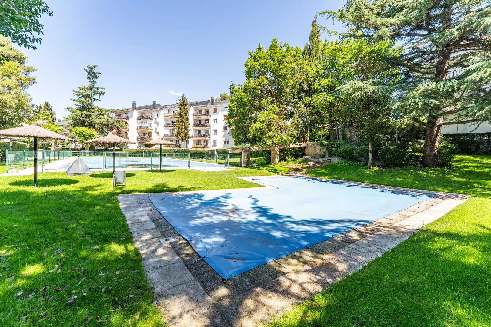 Piscina de Piso en venta en Collado Villalba con Calefacción, Amueblado y Piscina comunitaria