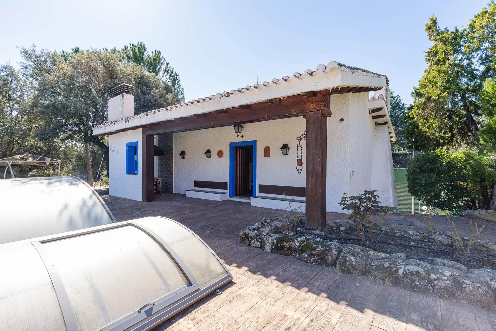Exterior view of Houses for sale in Villanueva de la Cañada  with Air Conditioner, Heating and Private garden