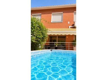 Casa amb jardí en venda a Montmeló