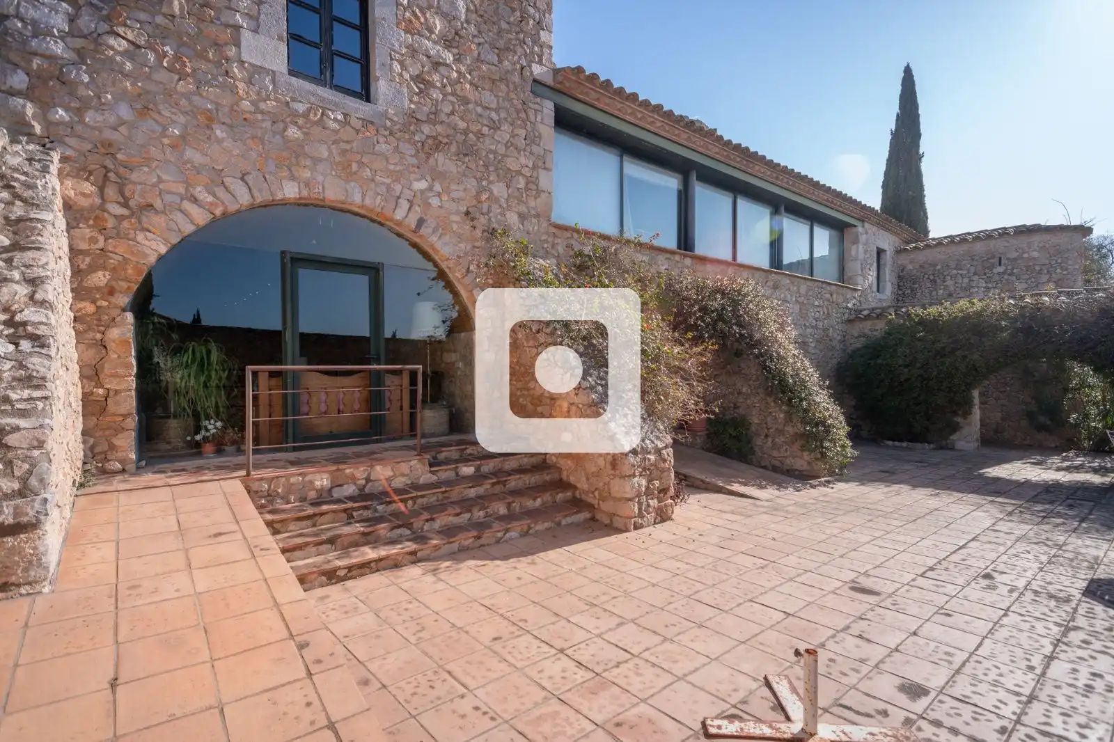 Vista exterior de Finca rústica en venda en L'Escala amb Calefacció i Piscina