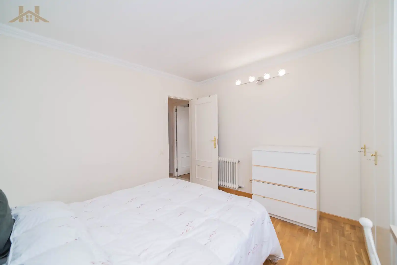 Schlafzimmer von Einfamilien-Reihenhaus zum Verkauf in Madrid mit Klimaanlage, Heizung und Terrasse