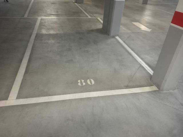 Garaje en Alquiler en Calle Miguel Solas, 2 en Butarque