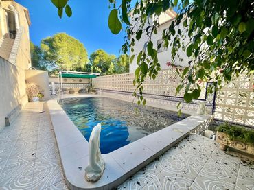Xalet amb piscina en venda a San Miguel de Salinas